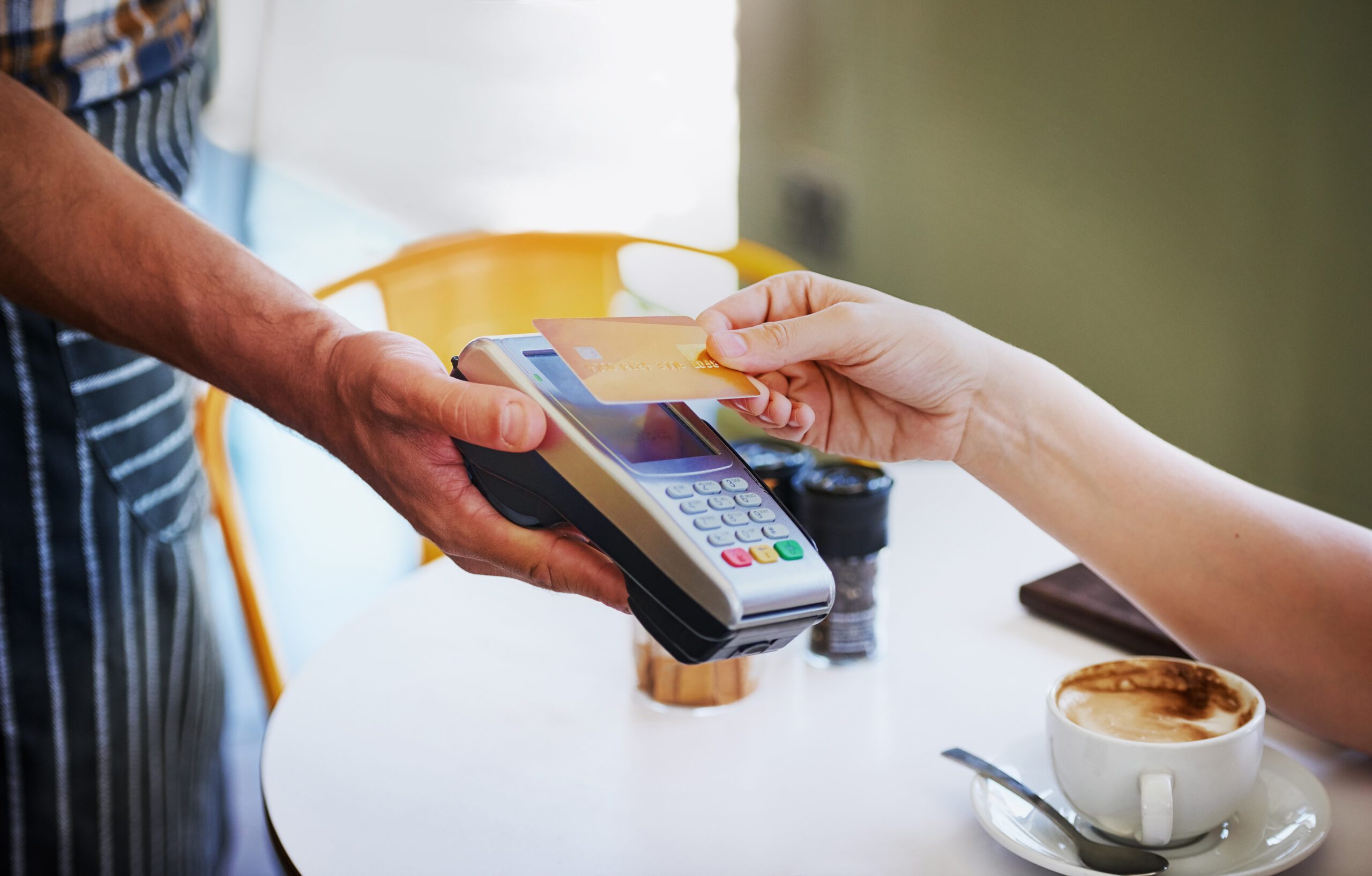 UK Mulls Transaction Caps on Contactless Card Payments