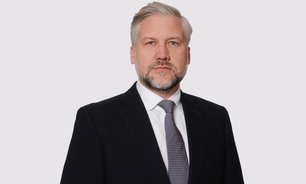 AIG names Adam Clifford CEO of international commercial insurance