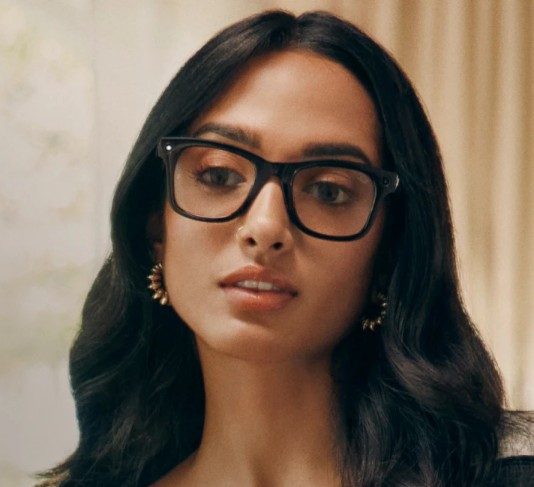 Why Meta is Ditching the Metaverse For Smart Glasses