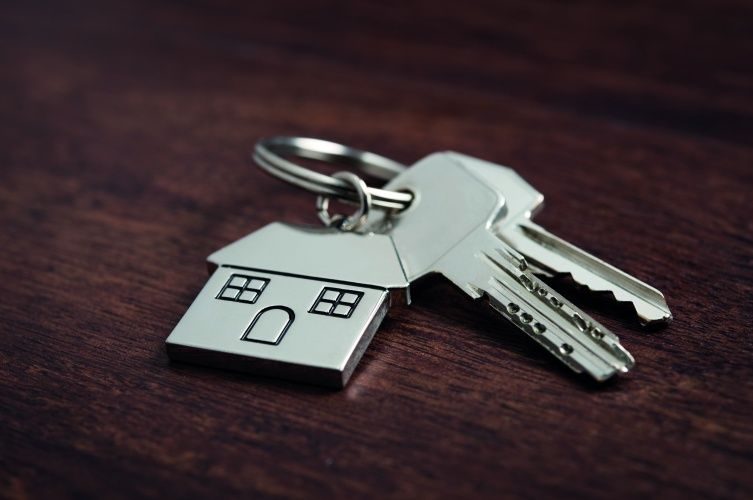 Paragon brings back ‘track to fix’ feature to tracker mortgages – Mortgage Strategy